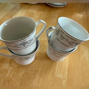 4 Cups NO SAUCERS, Set of 4. Diane Fine Porcelain China from Japan.